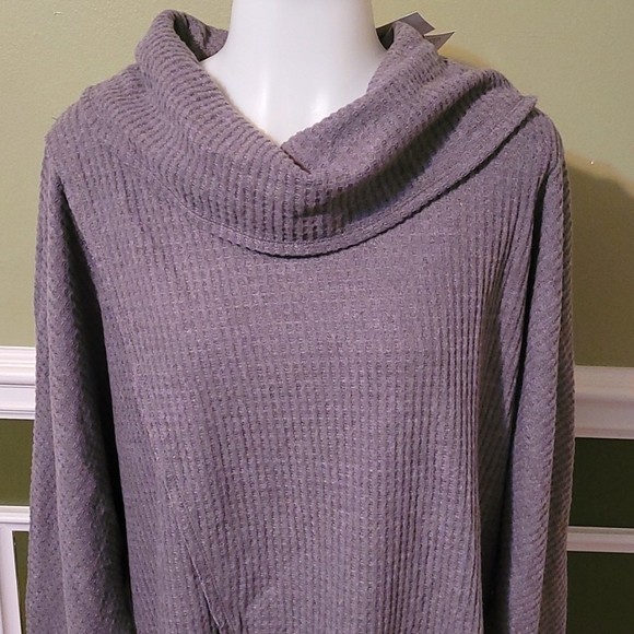NWT! LuLaRoe Gorgeous Grey Sweater - Picture 2 of 6